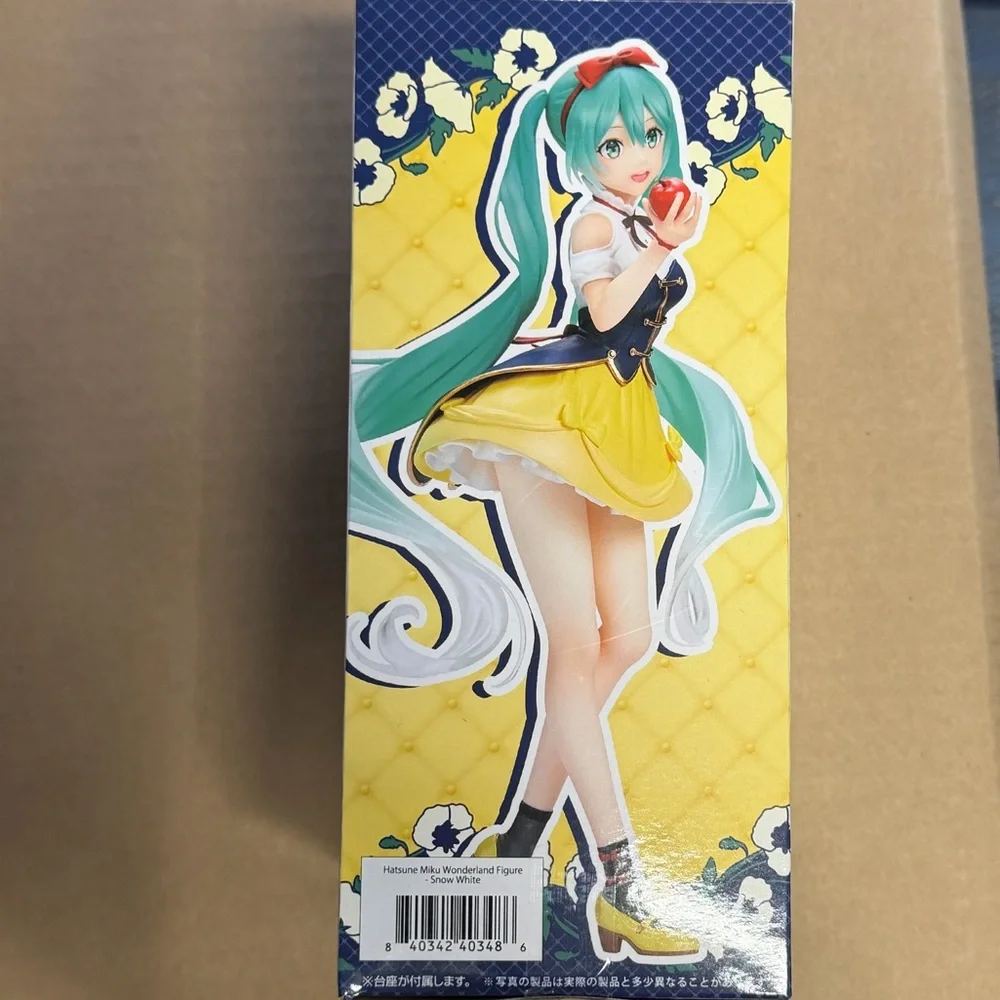 BNIB Wonderland Vocaloid Hatsune Miku Snow White Figure